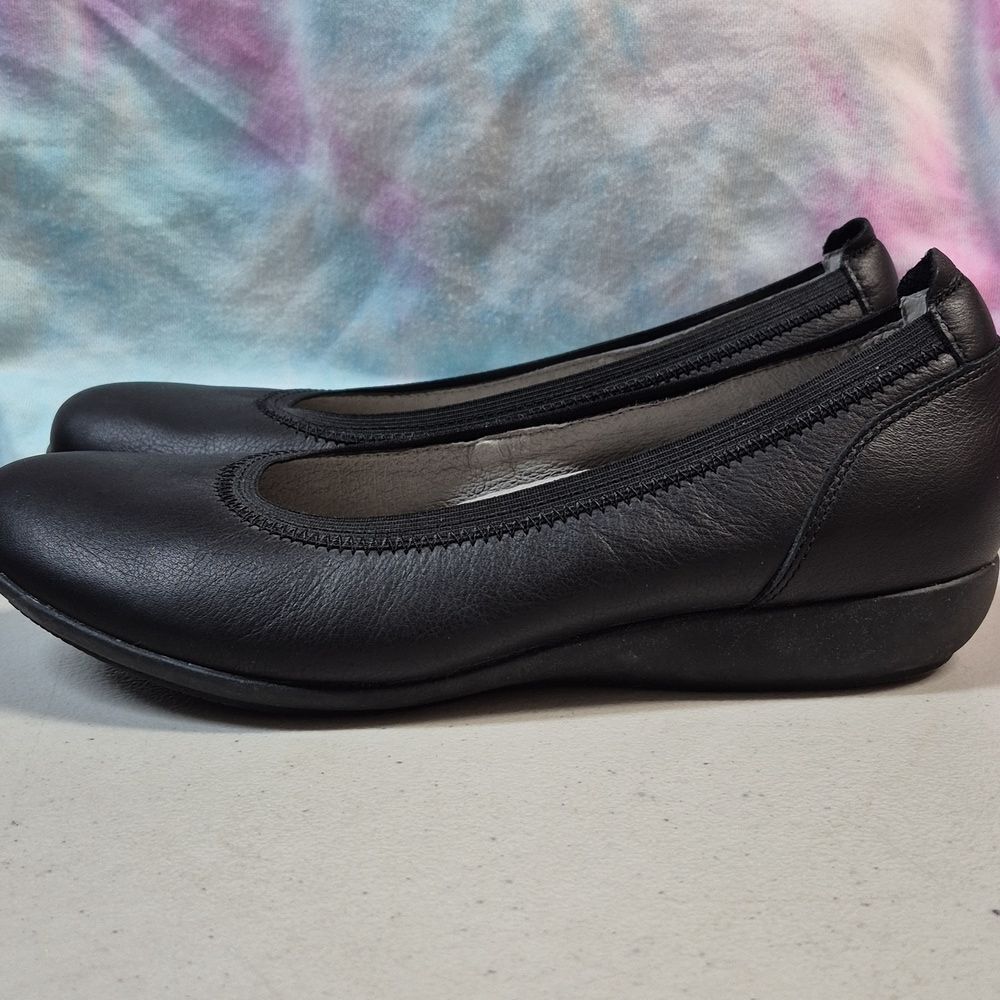 Dansko Size 40 Black Leather Flat - NWOT - Picture 5 of 8
